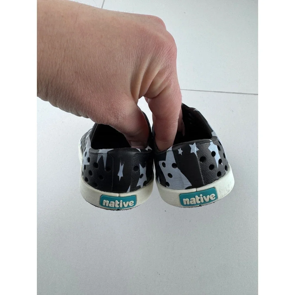 Kids Native Jefferson Shoes Star Pattern Slip On Water Shoes‎ Size C4 Waterproof